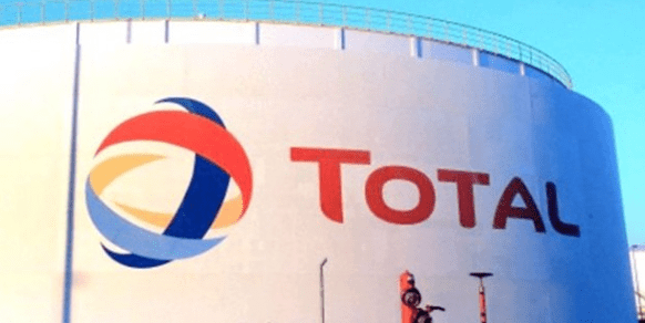 Total to Replace Paris Refinery With Clean-Fuel, Plastic Plants