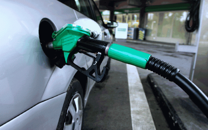 Black Marketers Sell Petrol For N400/litre In Abuja