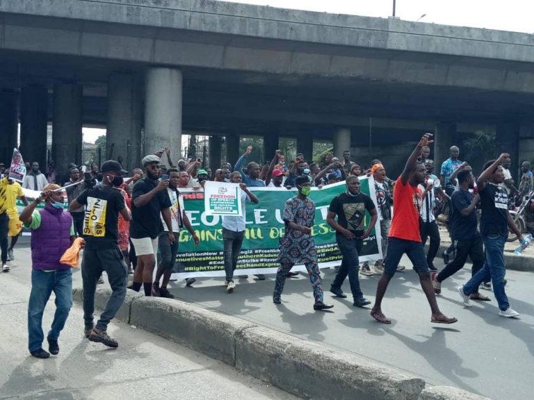 June12thprotest: Police fire teargas at Lagos protesters