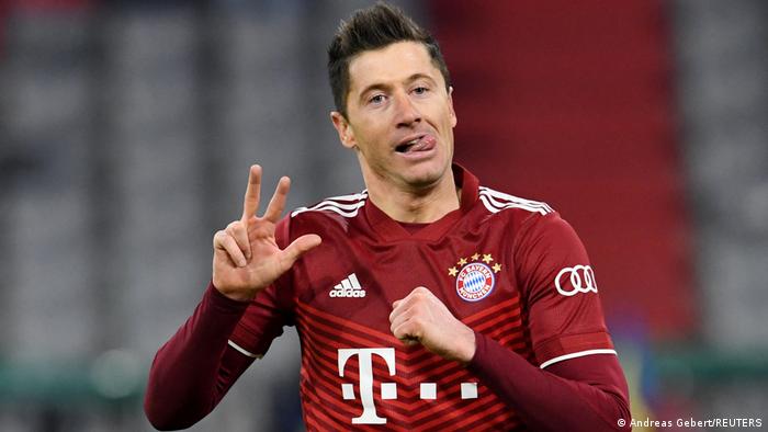 Bundesliga: Lewandowski bags brace as Bayern move seven points clear