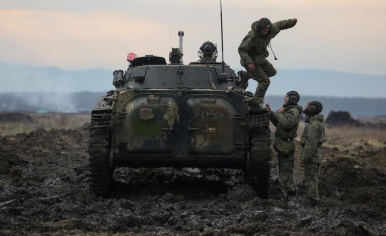 Reports say Russia Recruiting Syrians, Others to Fight in Ukraine