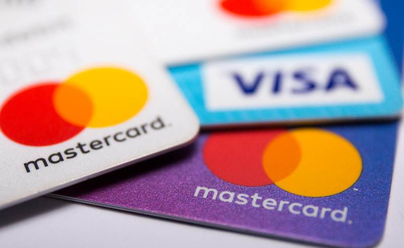 US credit card companies Visa, Mastercard block Russian banks