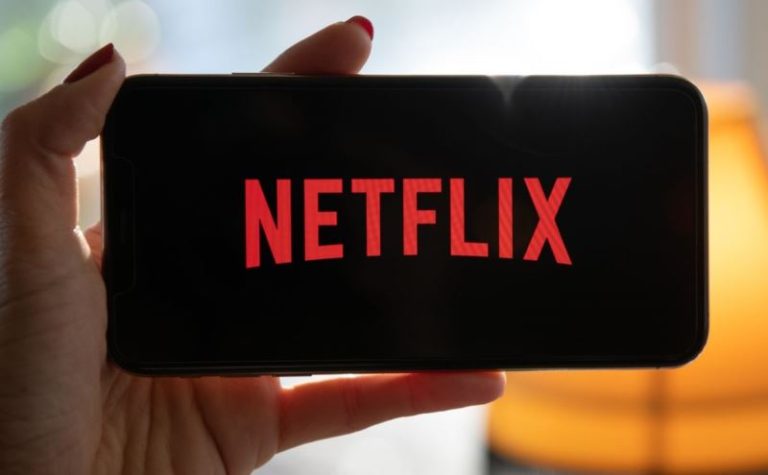 Netflix Shares Fall First Time in a Decade as Subscribers Drop